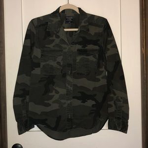 Abercrombie & Fitch Camo Button Down